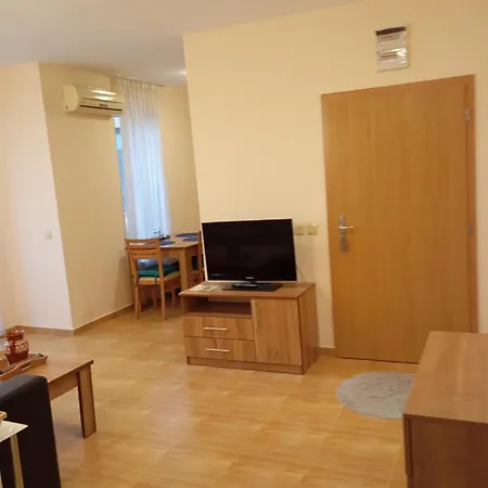 Апартаменти Sunshine 3 *